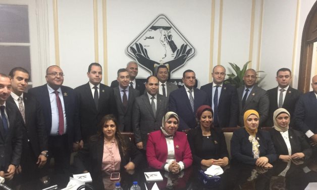 وزير التنمية المحلية لنواب "التنسيقية": دراسة مجموعة من القوانين تمس الشارع المصرى