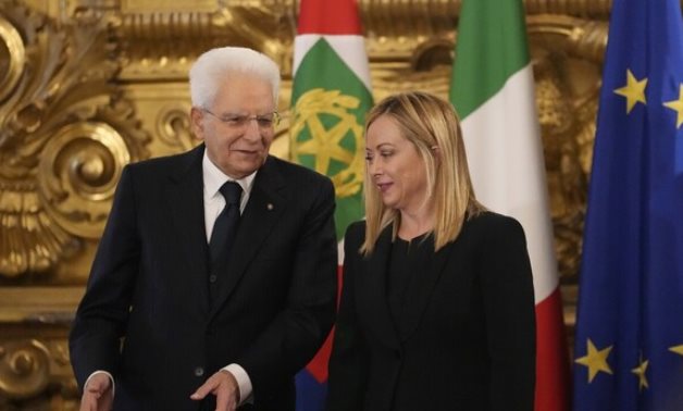 رئيسة وزراء إيطاليا تدعو إلى الوحدة داخل تحالفها الحاكم مع بدء مهام عملها رسميا