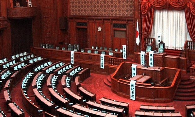لأول مرة منذ 3 سنوات.. أعضاء برلمان اليابان يتحدثون بدون كمامة على المنصة فقط
