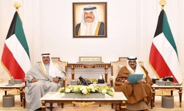 ولى عهد الكويت يتسلم رسمياً استقالة الحكومة الكويتية
