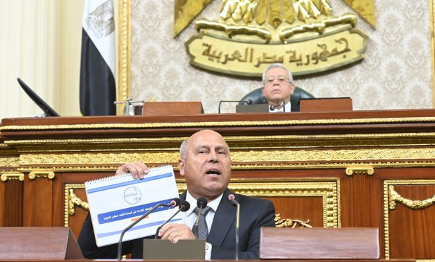 وزير النقل لـ"نواب": "لو مشروع تطوير خط لوجستيات القاهرة والإسكندرية غير استثمارى هستقيل"