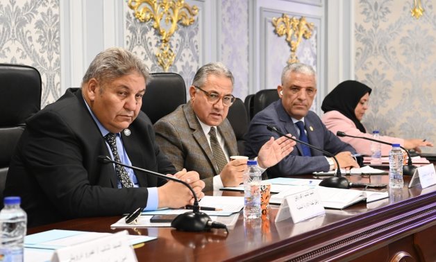 محلية البرلمان" تنجح فى التوافق بين محافظ بورسعيد والنواب بشأن أزمة الحصص الاستيرادية