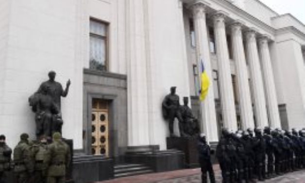 البرلمان الأوكراني يقر عقوبات ضد جميع المؤسسات المالية في روسيا