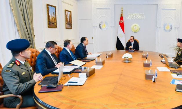 الرئيس السيسى يتابع البرامج القائمة والمستقبلية للدفع بجهود التنمية المجتمعية للمواطنين المصريين من أبناء سيناء