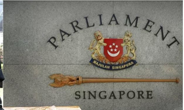علاقة غرامية مع نائبة تطيح برئيس برلمان سنغافورة