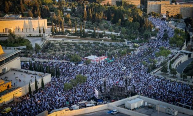 تصويت حاسم للكنيست على قانون "الإصلاح القضائى".. والمحتجون يغلقون شوارع البرلمان