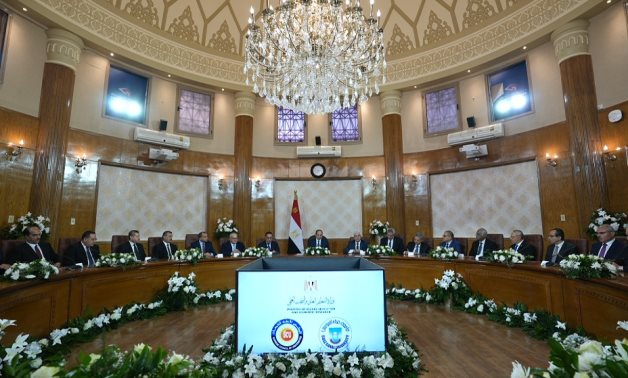 الرئيس السيسي يجتمع بأعضاء "الأعلى للجامعات" ضمن يوم الاحتفال بتفوق جامعات مصر