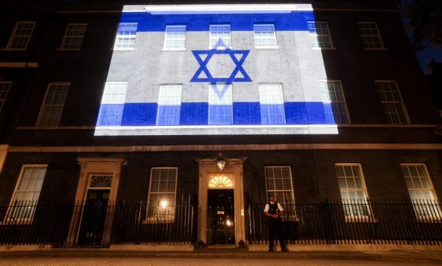 استطلاع رأى يٌظهر رفضا شعبيا بريطانيا لرفع العلم الإسرائيلى على المبانى الحكومية