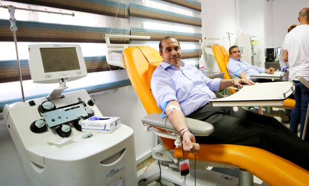 حملة المرشح الرئاسى عبد الفتاح السيسى تتبرع بالدم دعمًا للشعب الفلسطينى
