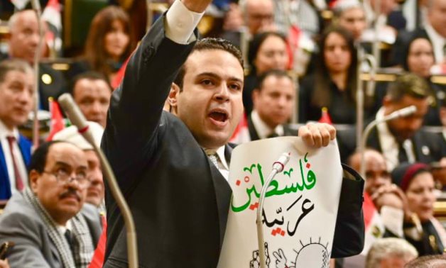 رفع الجلسة الطارئة لمجلس النواب بعد تفويض المعارضة والأغلبية الرئيس السيسى