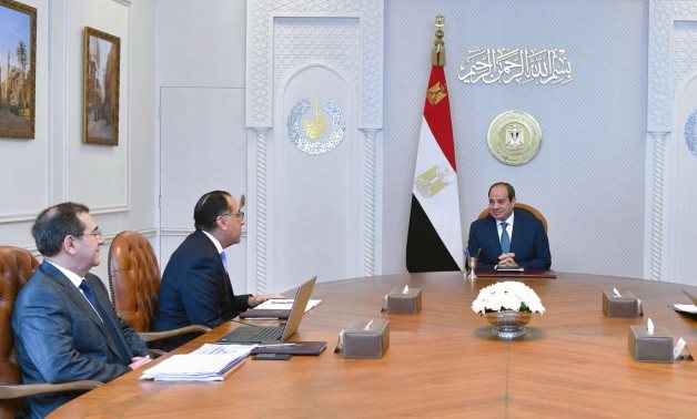 الرئيس السيسى يعقد اجتماعًا لمتابعة جهود تلبية احتياجات المواطنين بمختلف القطاعات الخدمية 