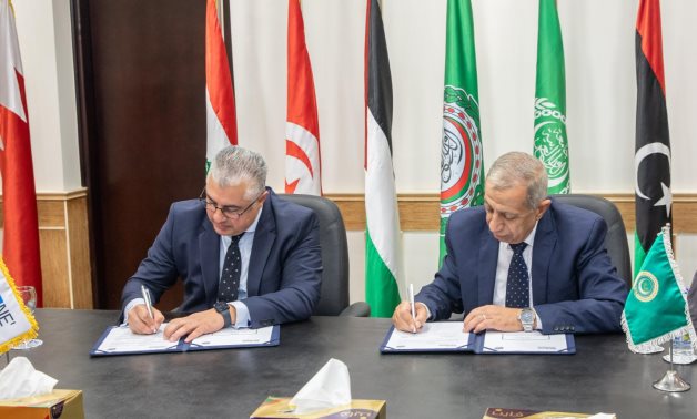 "اقتصادية قناة السويس" توقع مذكرة تعاون مع الأكاديمية العربية لتطوير قدرات الكوادر البشرية  