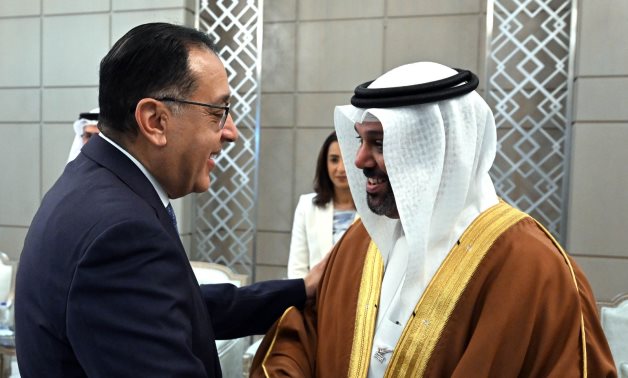 رئيس الوزراء يلتقى وزير المالية والاقتصاد الوطنى بمملكة البحرين