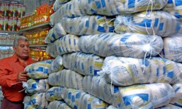 "التموين" تحظر على التجار تخزين السكر أكثر من 3 أشهر والأرز شهرين