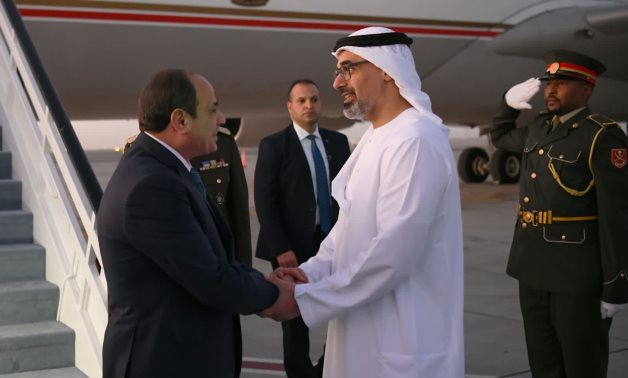 صور وصول الرئيس السيسى إلى دبى للمشاركة فى قمة المناح "كوب 28"
