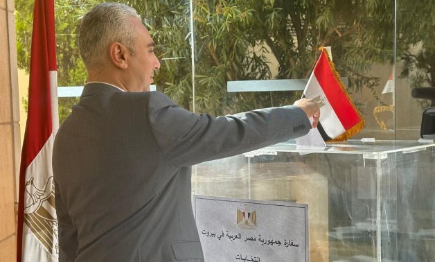 توافد المصريين بلبنان على سفارة مصر ببيروت للتصويت في الانتخابات الرئاسية