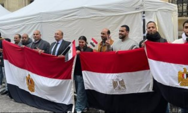 الجالية المصرية فى باريس تصوت بكثافة فى الانتخابات الرئاسية 2024