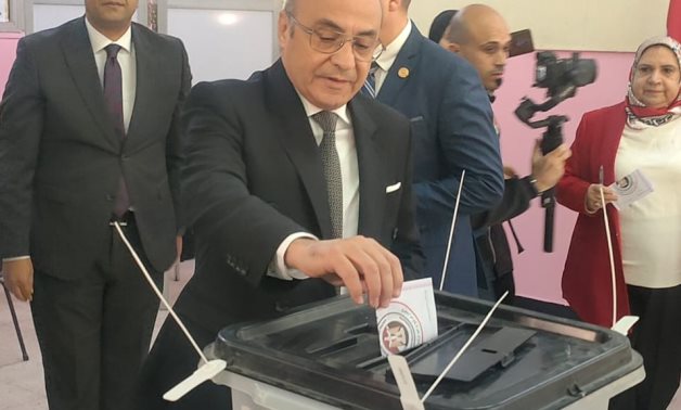 وزير العدل يدلى بصوته فى الانتخابات الرئاسية 2024 بالقاهرة الجديدة  