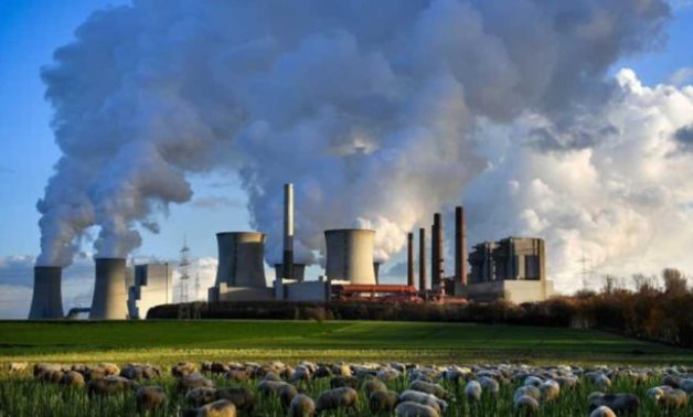 تخضير العالم "COP28".. كيف خرج المؤتمر بخارطة طريق للتحول بعيدا عن الوقود الأحفوري؟.. 11 مبادرة تحمل مصطلحات جديدا لتنفيذها.. وخطة لتقليل 43% من انبعاثات الغازات الدفيئة بحلول عام 2030.. و60% بحلول عام 2035  