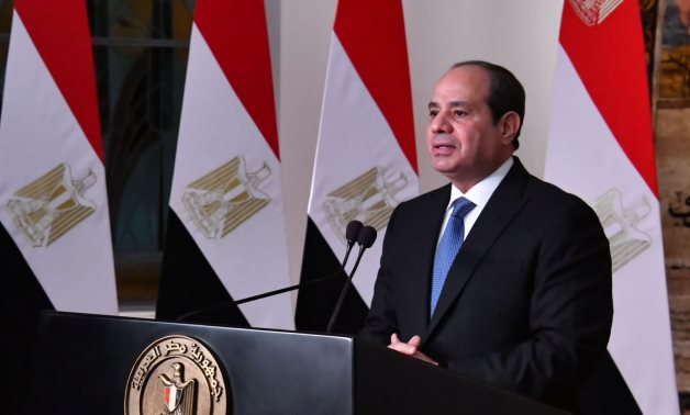 رئيس "اقتصادية قناة السويس" يهنئ الرئيس بالولاية الجديدة لرئاسة مصر   