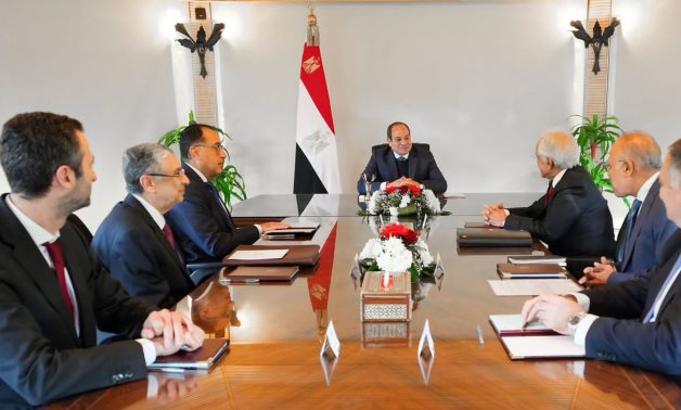 الرئيس السيسى يؤكد حرص مصر على القيام بدور رئيسى فى التحول للطاقة النظيفة
