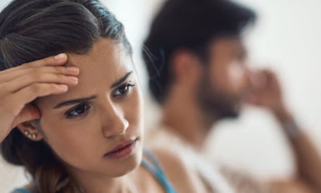 ظاهرة تصوير اللقاءات الجنسية من طرف أحد الأزواج وتهديد الطرف الآخر بها.. تعرض القضاء لتلك الوقائع الماسة بسمعة الناس وشرفهم.. العقوبة تصل للسجن 5 سنوات.. وخبير يضع أسباب الظاهرة وعلاجها.. والنقض تتصدى للأزمة