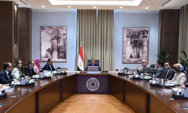 رئيس الوزراء يعلن فتح تحقيق مع شركات تحايلت لتنظيم سفر حجاج بشكل غير رسمى