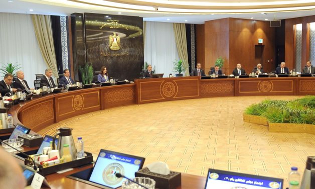 مدبولى: مواجهة مخالفات البناء والتعديات على الأراضى الزراعية جزء من تقييم أداء أى محافظ