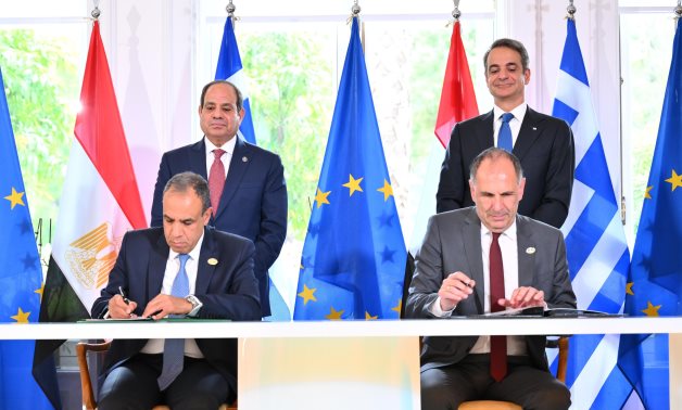 الرئيس السيسى ورئيس وزراء اليونان يوقّعان الإعلان المشترك بشأن الشراكة الاستراتيجية بين البلدين