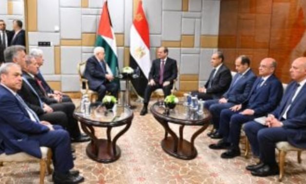 الرئيس السيسى يلتقى "أبو مازن" فى موسكو ويؤكد دعم مصر الكامل للقضية الفلسطينية.. الرئيس الفلسطينى: 149 دولة اعترفت بالدولة الفلسطينية ونتطلع للمزيد.. وإسرائيل تحتجز لديها حوالى 2 مليار دولار من مستحقات فلسطين
