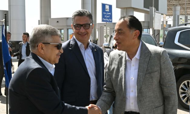 رئيس الوزراء: تطوير المواني والمناطق الصناعية يعدُ ركيزة أساسية لتعزيز تنافسية الاقتصاد الوطني