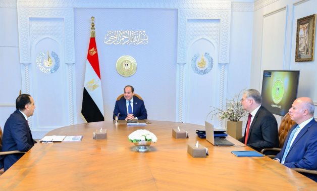 الرئيس السيسى يؤكد ضرورة استمرار جهود الدولة فى تعزيز الإنتاج المحلى من البترول والغاز