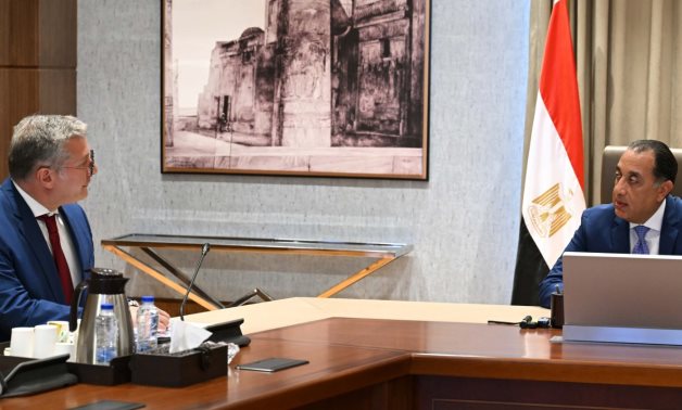 رئيس الوزراء يلتقى وزير البترول والثروة المعدنية لمتابعة عدد من ملفات العمل