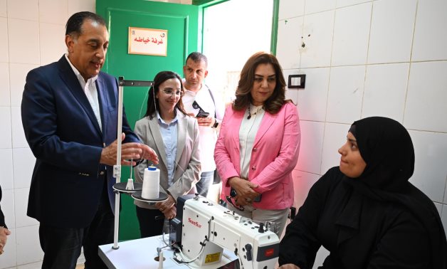 الدكتور مصطفى مدبولى خلال الزيارة 