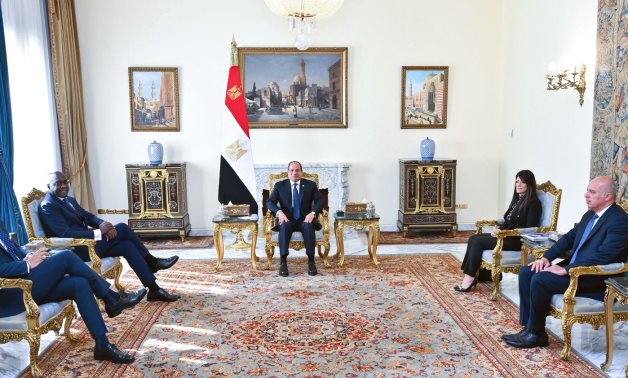 خلال استقباله الرئيس التنفيذي لمؤسسة التمويل الدولية.. الرئيس السيسى: يجب أن يكون التمويل بأسعار تنافسية لخفض التكلفة.. ومصر تتبنى مجموعة سياسات وإصلاحات هيكلية واقتصادية تحافظ على الاستقرار المالي والاقتصادى