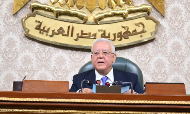 رئيس "النواب" منتقدًا غياب وزيرى المالية والتخطيط خلال مناقشة الموازنة: "لا حُجة مقبولة"