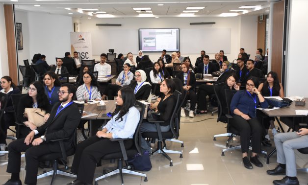 معلومات الوزراء يُطلق النسخة الأولى من برنامج "القادة الواعدين" لتأهيل طلاب الجامعات في مجال السياسات العامة  