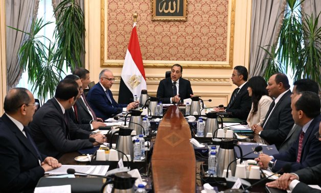 رئيس الوزراء يتابع مع الوزارات المعنية تطوير منظومة الري لزراعة قصب السكر