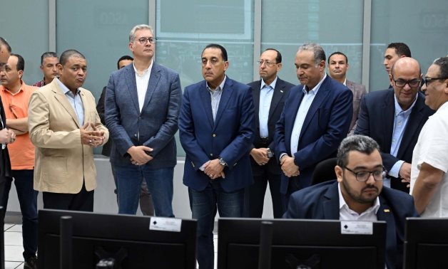 رئيس الوزراء يتابع من مركز التحكم في الشبكة القومية للغاز الطبيعي جاهزية الشبكة وتأمين الإمدادات 