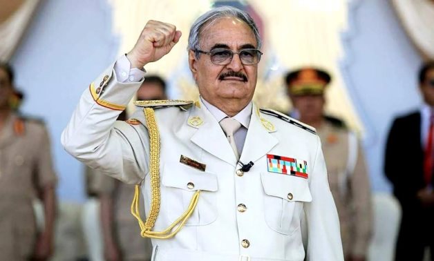 "حفتر" يشيد بجهود مصر فى دعم الشعب الليبيى ومساهمتها فى نقل تجربتها التنموية إلى ليبيا  