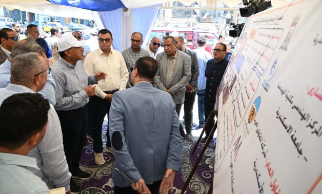 رئيس الوزراء يتفقد أعمال تطوير واجهات العقارات على طريق كورنيش الإسكندرية  