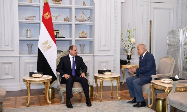 الرئيس السيسى يبحث مع "أبو الغيط" تطورات الأوضاع بقطاع غزة والضفة  والمستجدات باسورية وليبيا والأوضاع فى السودان.. ويؤكد التزام مصر الراسخ بدعم جامعة الدول العربية، ودورها المحورى فى توحيد الصف العربي 