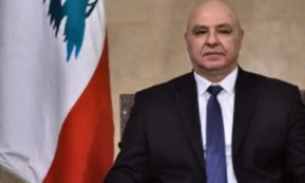 لبنان أمام إشكالية سلاح حزب الله.. عون يسلم مبعوث ترامب الرد على مطالب واشنطن بحصر السلاح.. الحزب يرفض الضغوط الخارجية.. توم براك: "الحزب" منظمة إرهابية ولن نفرض عقوبات على لبنان..وإسرائيل تكثف عملياتها بالجنوب