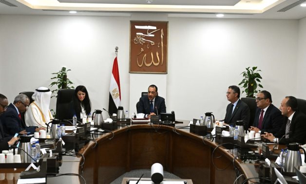 رئيس الوزراء يجتمع مع الرئيس التنفيذي للمؤسسة الدولية الإسلامية لتمويل التجارة