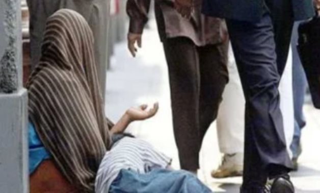 عقوبات فرضها القانون للتسول فى الطريق العام.. تعرف عليها