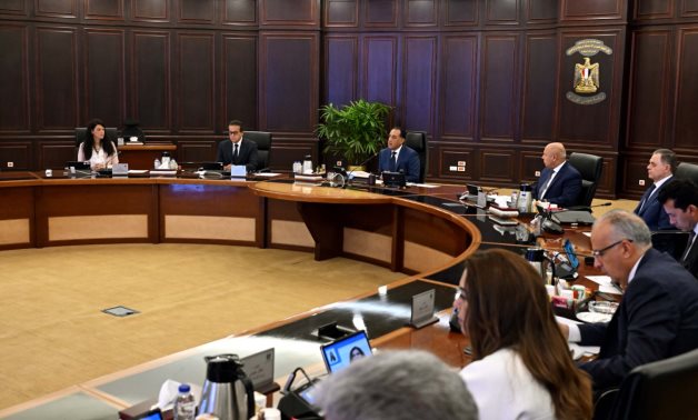 رئيس الوزراء: استراتيجية وطنية متكاملة لدعم وإحياء الصناعات والحرف اليدوية