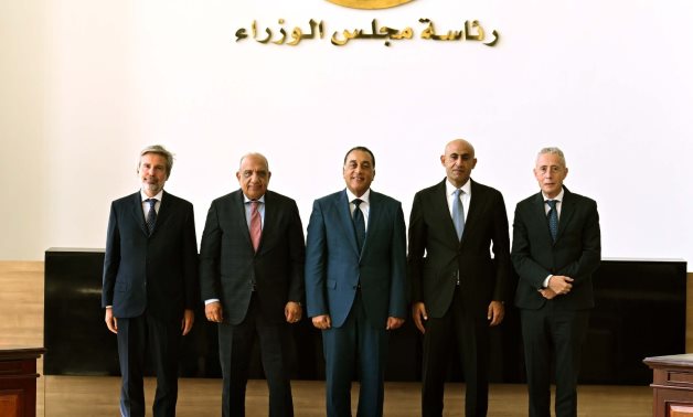 رئيس الوزراء يشهد توقيع بروتوكول تعاون مشترك لإنشاء وتطوير 5 مدارس للتكنولوجيا التطبيقية في مجالات أنشطة الكهرباء