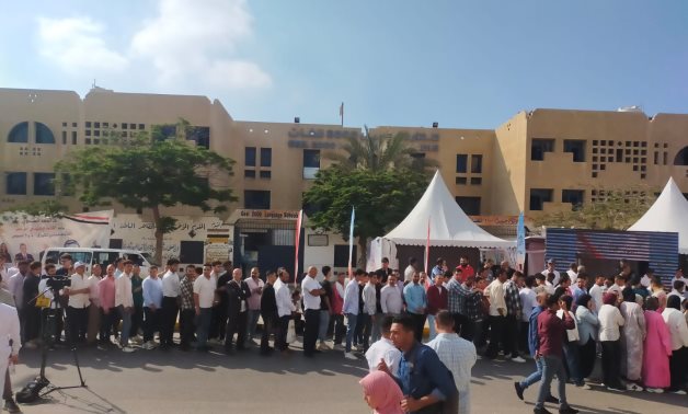 المصريون ينتخبون.. سياسيون يدعون إلى النزول بكثافة للمشاركة في انتخابات 2025.. الشعب الجمهورى: ضرورة وطنية تفرضها طبيعة التحديات الإقليمية والدولية.. إرادة جيل:رسالة دعم للدولة..السادات: تعزز المسار الديمقراطي