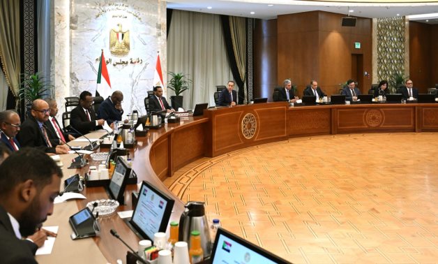 رئيس وزراء السودان: الشعب السودانى يشكر مصر قيادة وشعبا على المواقف النبيلة
