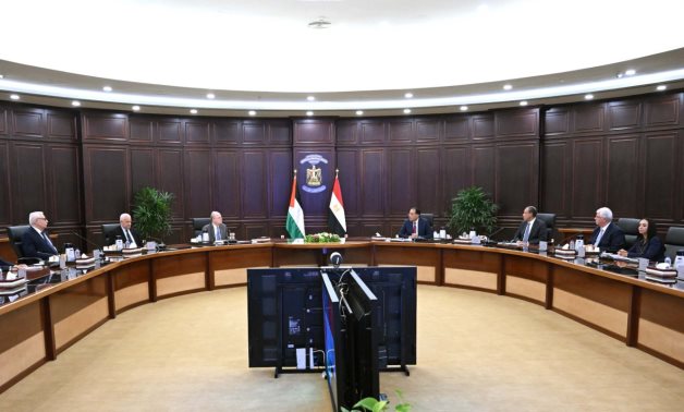 رئيس الوزراء يؤكد موقف مصر الثابت تجاه القضية الفلسطينية والرفض التام لأي مخططات تستهدف تهجير الشعب الفلسطيني.. ورئيس الوزراء الفلسطيني يشيد بالموقف المصري الداعم بقيادة الرئيس السيسي في ظل هذه المرحلة الخطيرة